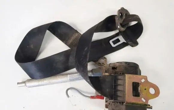 Audi A4 S4 B5 8D Front seatbelt arg0566021300 95os-00-08l-000