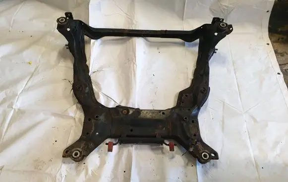 Volvo XC70 Front subframe G9N5000A T033A