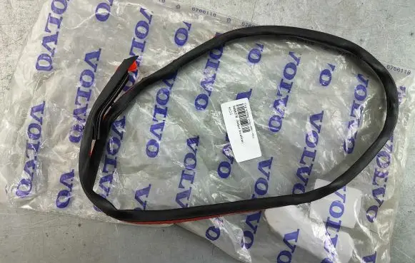 Volvo S80 Trunk rubber seal (body) 9485378 9187505