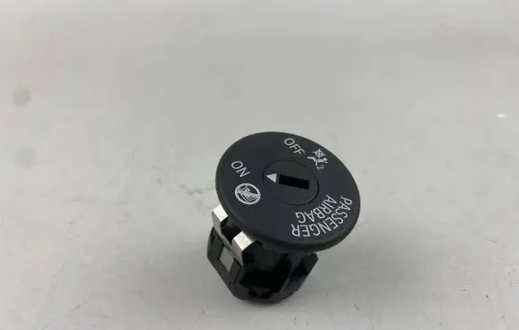 Passenger airbag on/off switch