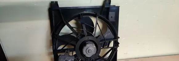 Hyundai Elantra Radiator cooling fan shroud 4548548