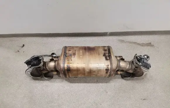 Porsche 911 992 Rear muffler/silencer tail pipe 992251053A 992120B