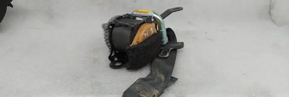 Suzuki Vitara (LY) Rear seatbelt 1109370 2481236 308623599A10