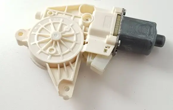 Mercedes-Benz GLK (X204) Front door window regulator motor A2048200242 971218100 1104