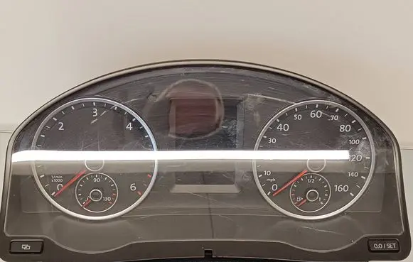 Speedometer (instrument cluster)