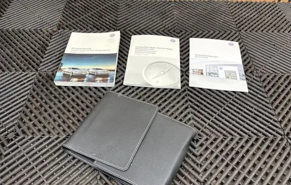 Volkswagen PASSAT B8 Owners service history hand book