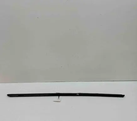 BMW M4 F82 F83 Door glass trim 7279773