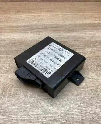 Mercedes-Benz E W210 Light module LCM A2108206426 5LA007508