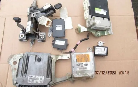 Toyota Yaris Engine control unit/module 0281017820 896610DE80 1039S52933