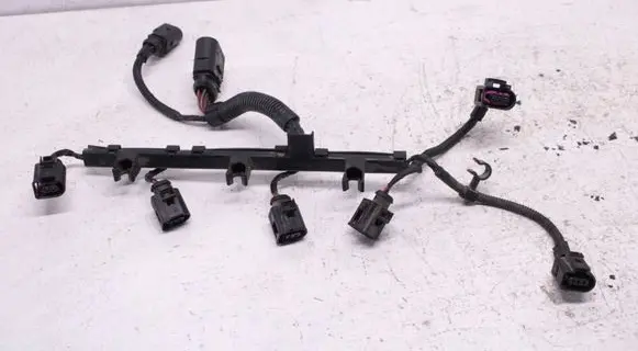 Volkswagen PASSAT B6 Fuel injector wires 06F971824E