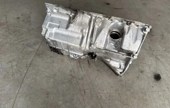 BMW 4 F36 Gran coupe Oil sump 8513662