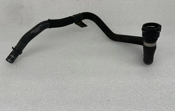 Volkswagen Touareg I Engine coolant pipe/hose 7L6122109D 114425