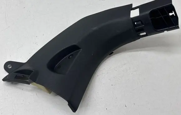 Front sill trim cover