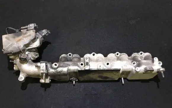 Toyota Avensis T250 Intake manifold