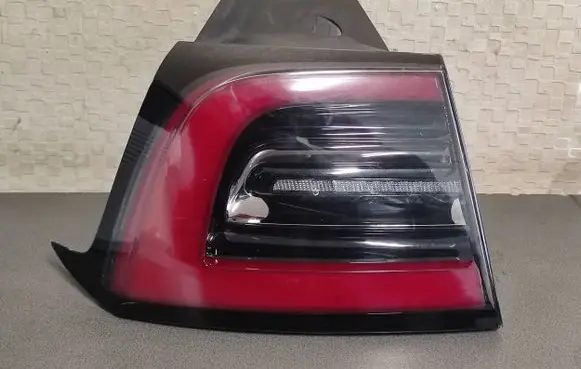 Tesla Model 3 Rear/tail lights 107739900D