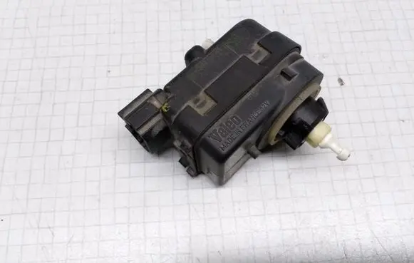 Nissan Almera N16 Headlight level adjustment motor 