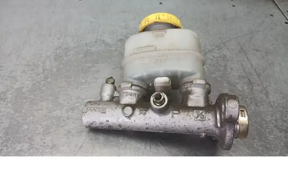 Nissan Almera Master brake cylinder