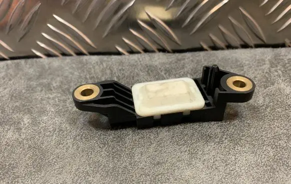 Mercedes-Benz CLS C219 Airbag deployment crash/impact sensor A0018209126