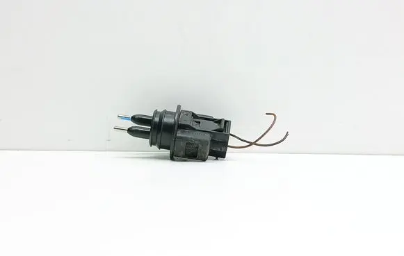 Volkswagen PASSAT B5.5 Windshield washer fluid level sensor 1J0973202