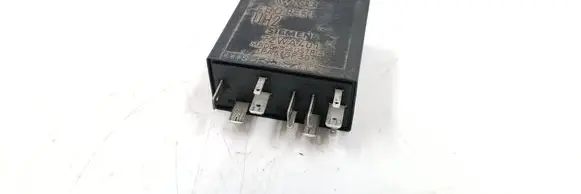 Volkswagen PASSAT B5 Window wiper relay 4B0955531A 72WA401
