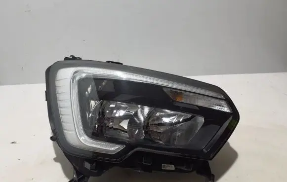 Renault Master III Headlight/headlamp 260105567R