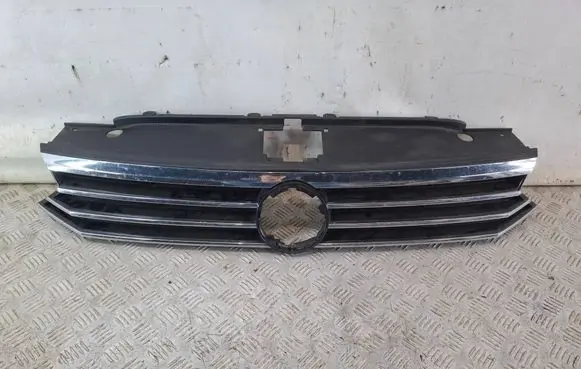 Volkswagen PASSAT B8 Front bumper upper radiator grill 3G0853653 3G0853651 3G0853651A