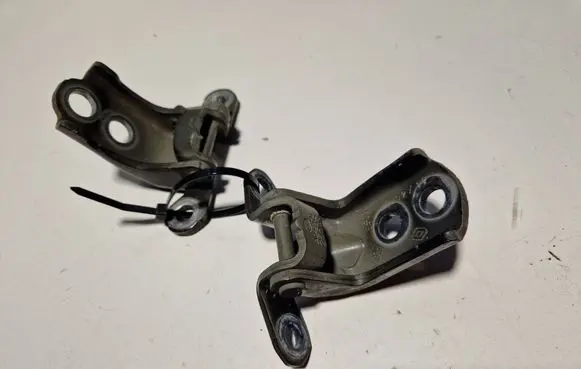 Renault Kadjar Front door upper hinge 5885R5154R