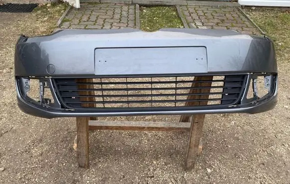 Volkswagen Touran II Front bumper 1T0807421