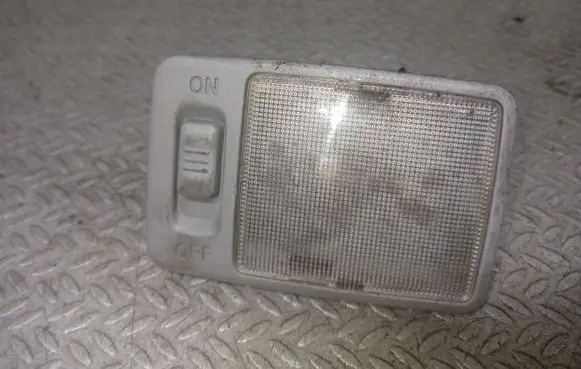 Toyota Prius (XW20) Rear seat light
