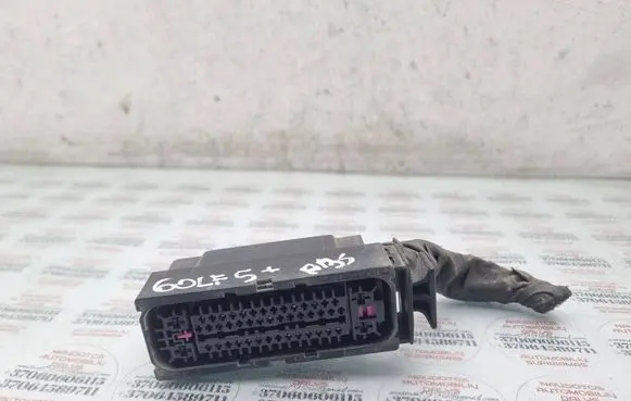 Volkswagen Golf Plus ABS module connector plug