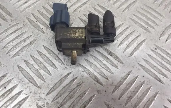Nissan Almera Tino Valve vacuum 5T484743