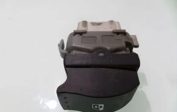 Renault Scenic II - Grand scenic II Electric window control switch 28082 315029A