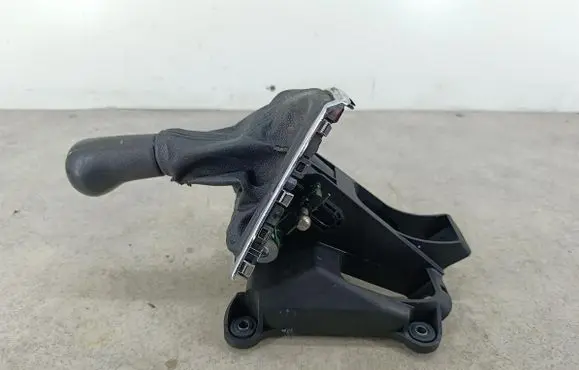 Toyota Corolla Verso E121 Gear shifter/selector 335300F010