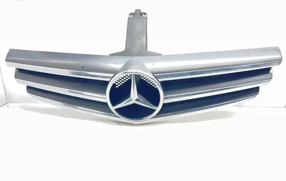 Mercedes-Benz CLC CL203 Front bumper upper radiator grill A2038801583