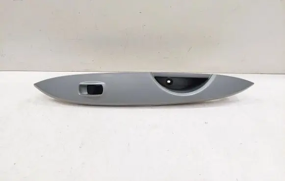 Mitsubishi i-MiEV Electric window control switch MR587944 C8DD411MB SPC04085