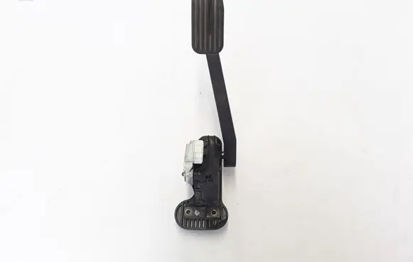 Volvo XC70 Accelerator throttle pedal 30666660