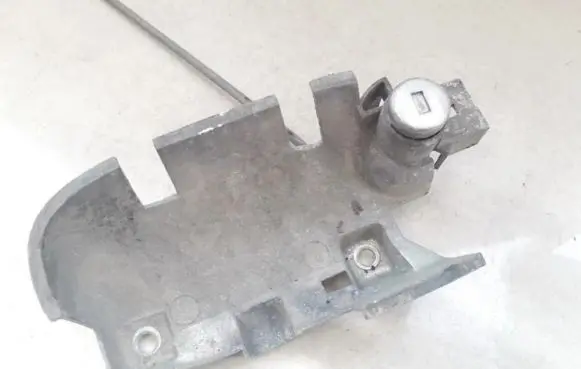 Volvo S40, V40 Front door lock (next to the handle) 