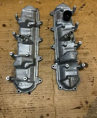 Cadillac Escalade Rocker cam cover 