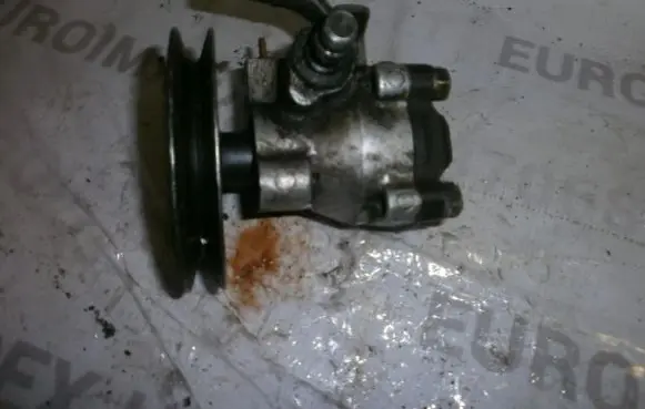 Hyundai Lantra I Power steering pump 5711028200