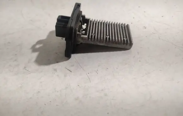 KIA Sedona Heater blower motor/fan resistor 02j15