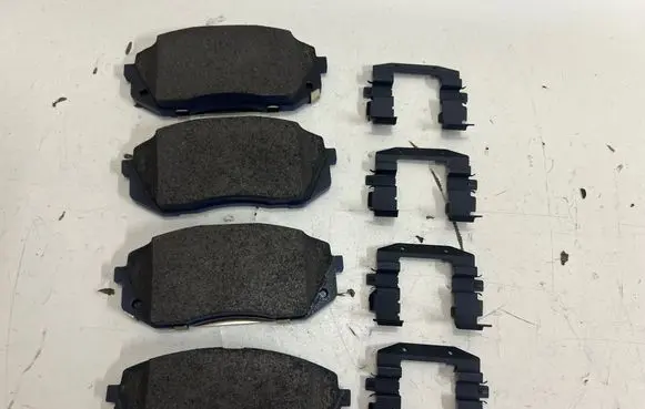 Hyundai i40 Brake pads (front) 581013ZA76