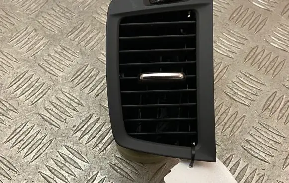 Volvo XC90 Dash center air vent grill 31366454 31417384