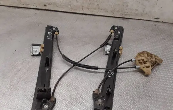 Seat Leon (1P) Front window lifting mechanism without motor 