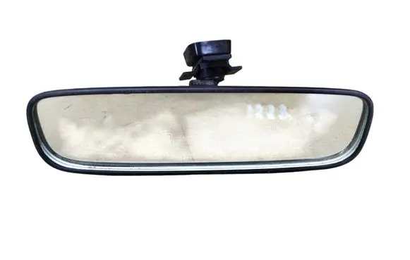 Mitsubishi Outlander Rear view mirror (interior) E4012197