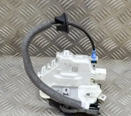 Audi A3 S3 8V Front door lock 8X2837016B