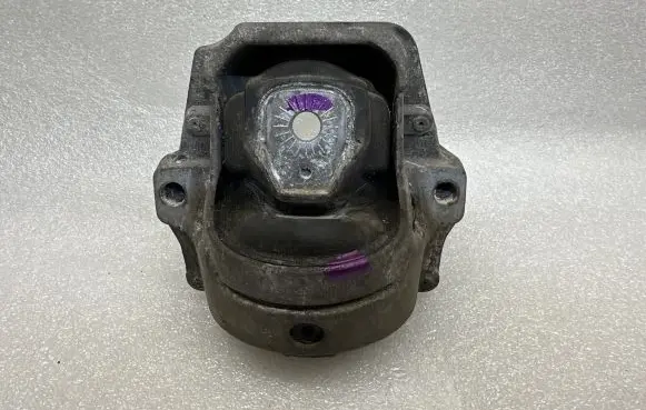 Audi A4 S4 B8 8K Engine mount bracket 8R0199381