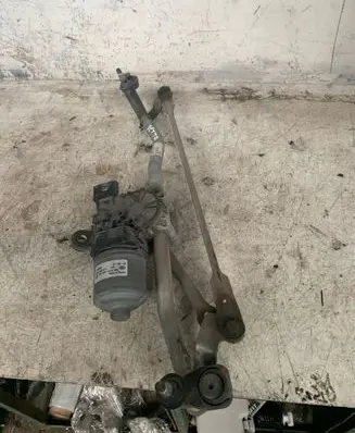 Volkswagen Jetta VI Front wiper linkage and motor 6R1995119A