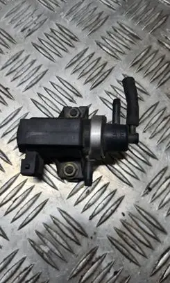 Volkswagen Golf IV Turbo solenoid valve 1H0906627