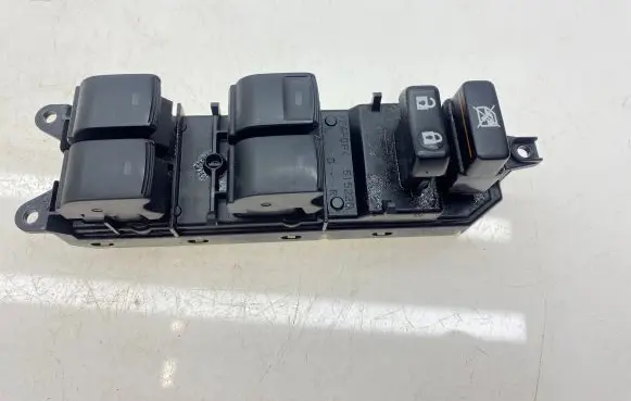 Toyota Prius+ (ZVW40) Electric window control switch