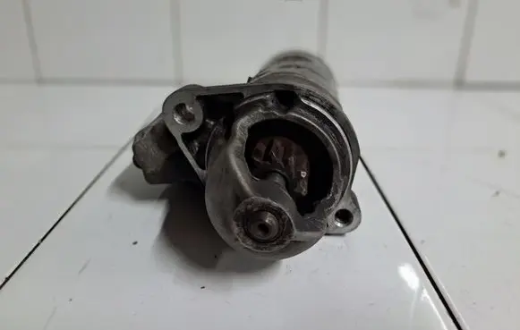 Audi A6 S6 C6 4F Starter motor 0001109258